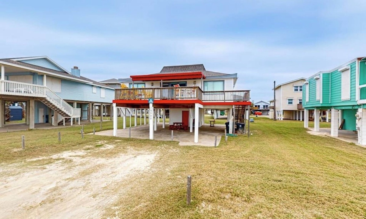 Spanish Grant House | Gulf-front home with deck, loft & direct beach access