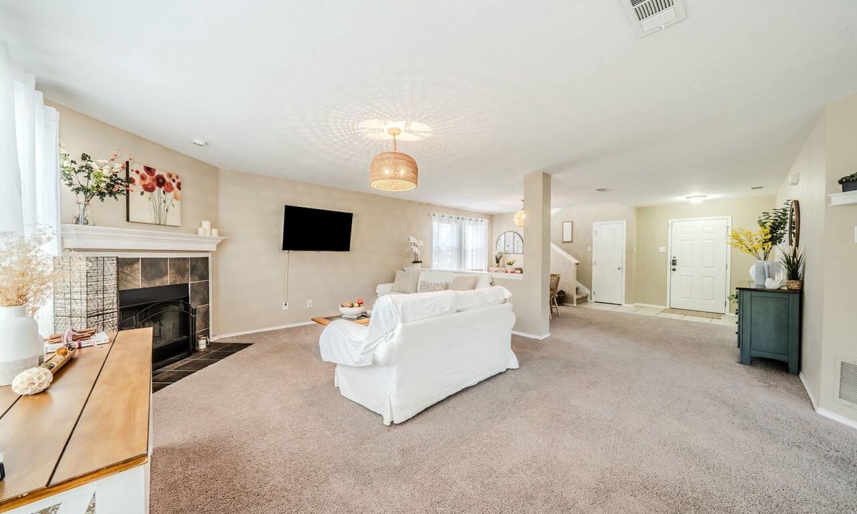 Roanoke House | Hammock, Backyard, Play Room 4BR in Roanoke, TX