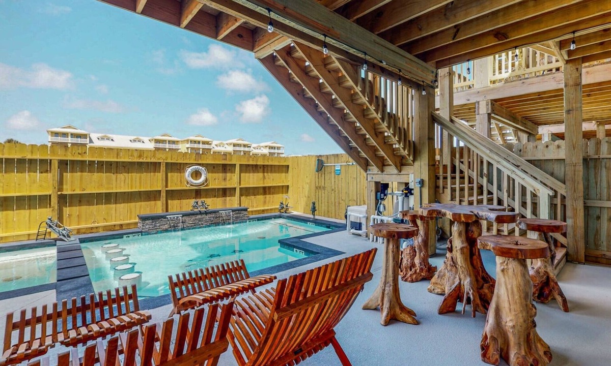 Port Aransas House | Heated Private Pool Hot Tub, Beach Boardwalk and Golf Cart Included