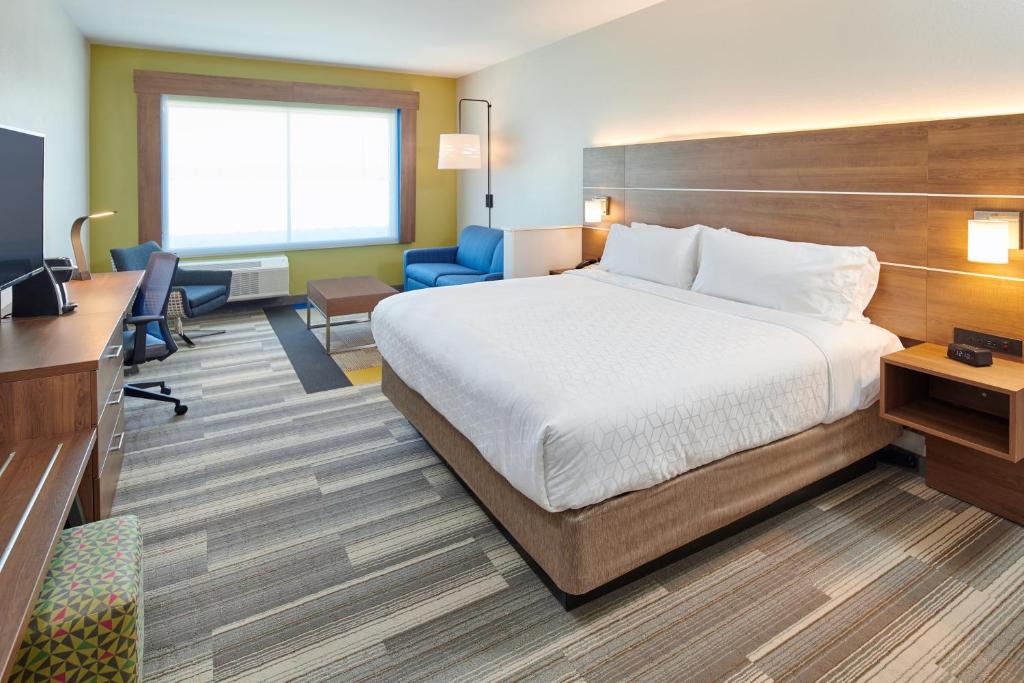 El Paso Hotel | Holiday Inn Express & Suites El Paso - Sunland Park Area by IHG