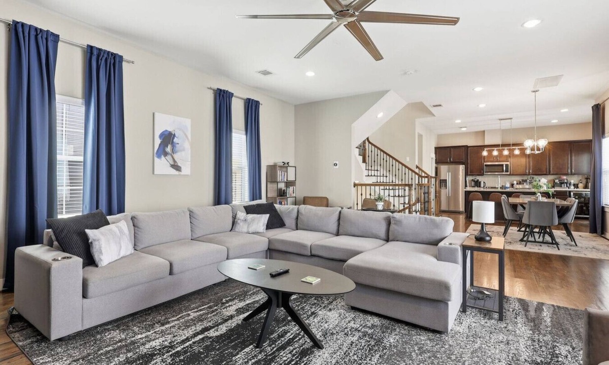 Shady Acres House | Houston Heights Place | Sleeps up to 12
