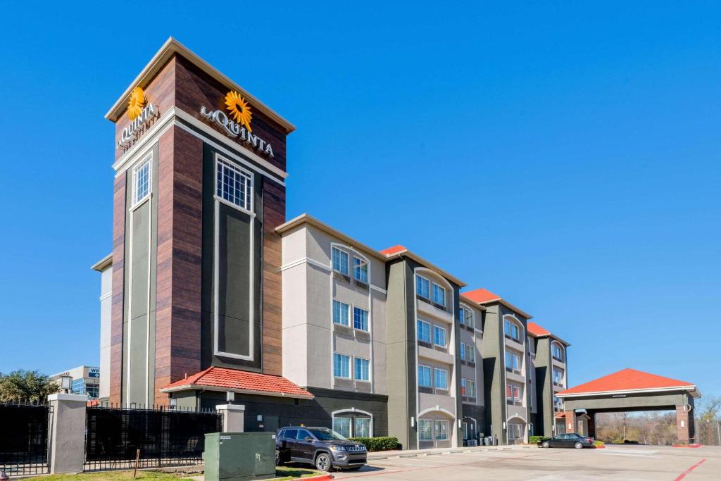 Fort Worth Hotel | La Quinta Inn & Suites by Wyndham Fort Worth Arlington West