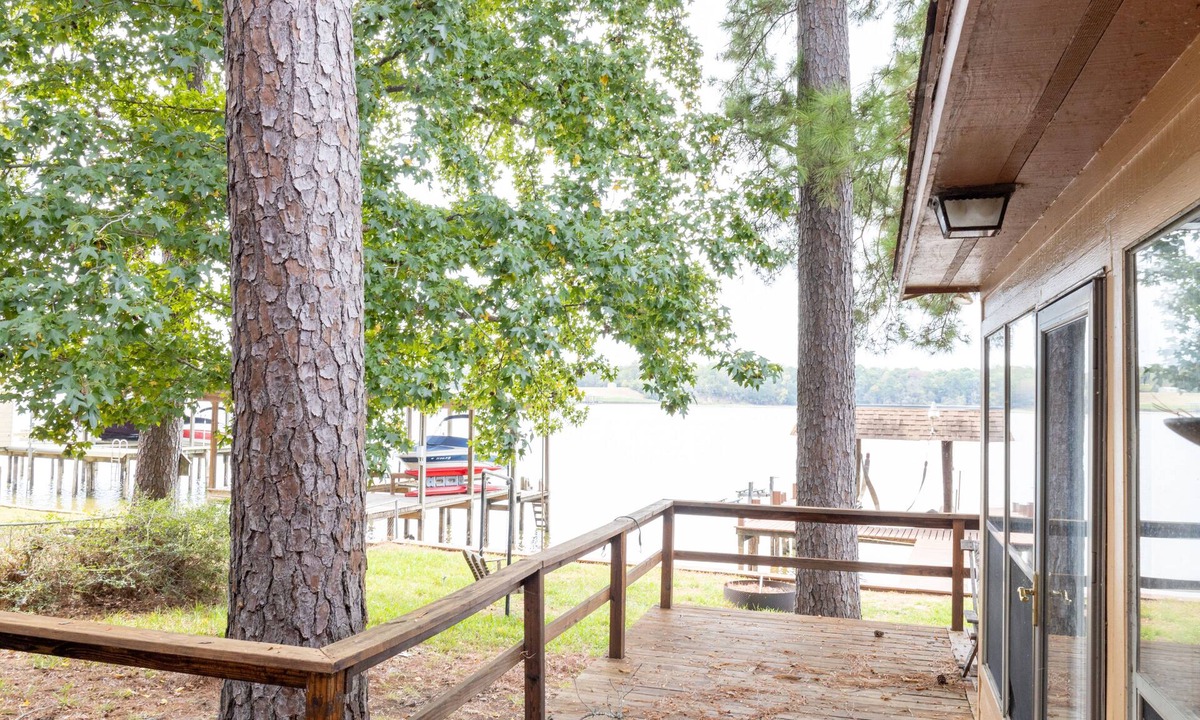 Pointblank House | Lake House on Lake Livingston, TX
