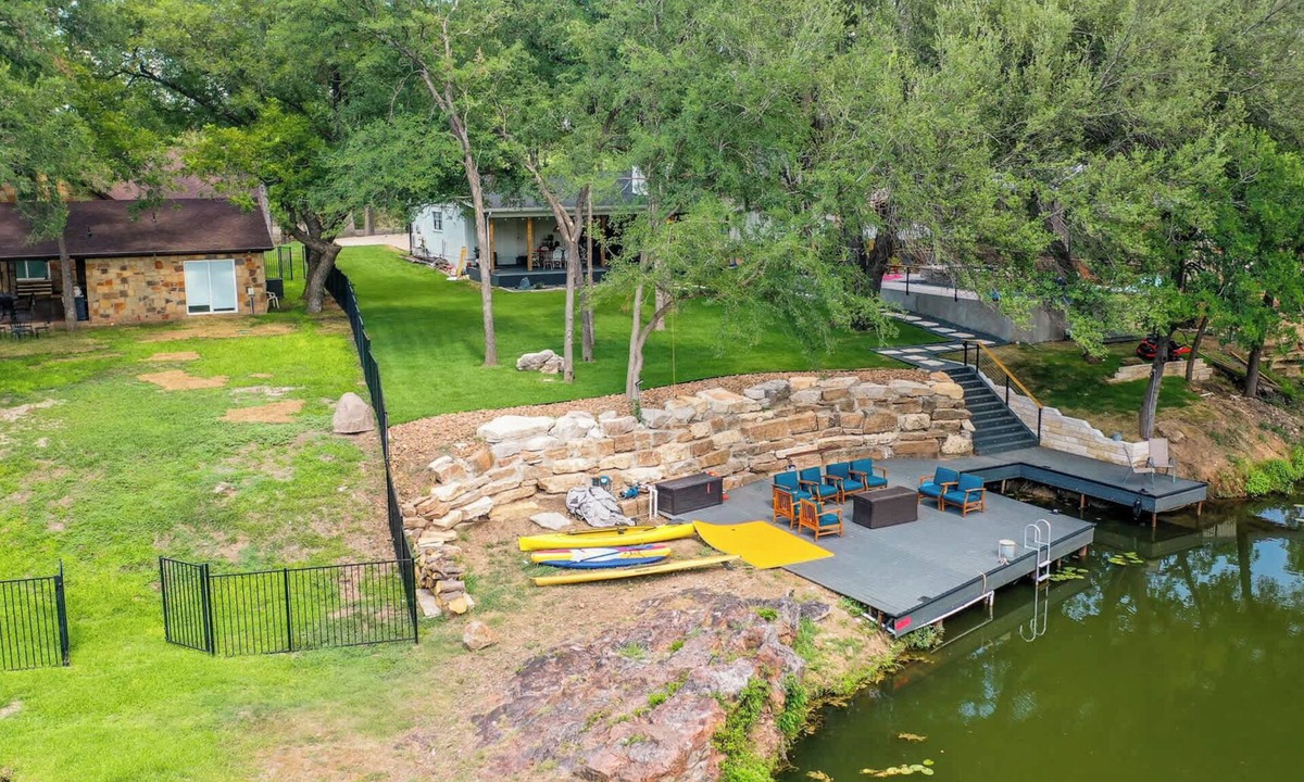 Horseshoe Bay House | Lake LBJ Compound | 2 Homes Side-by-Side | Sleeps 25 | Pool | Hot Tub | Great Fishing