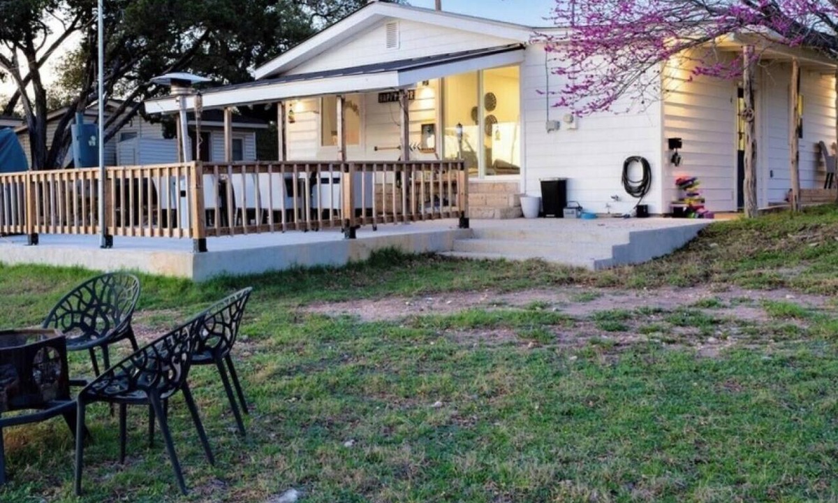 Oatmeal Cottage | Lake Travis Cabin | Private Dock + Wine Trail