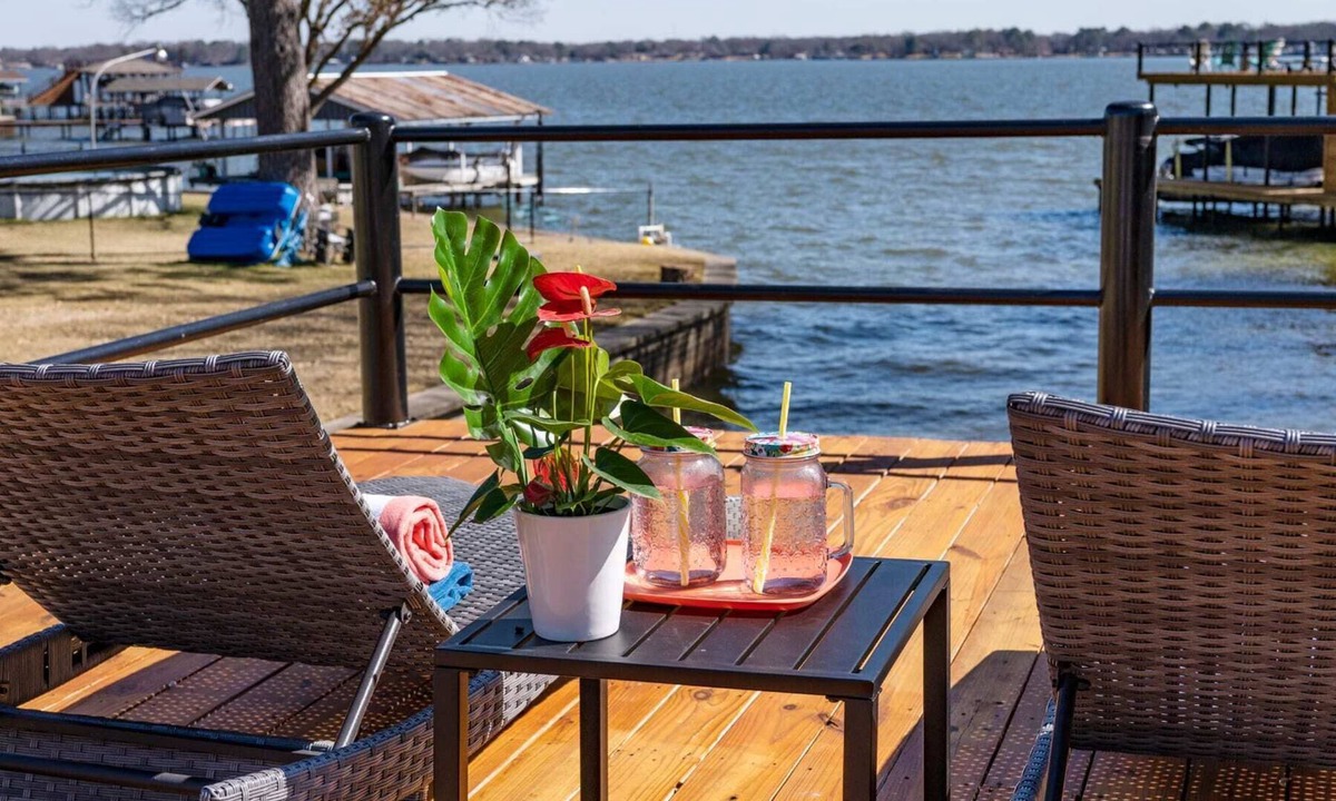 Mabank House | Lakefront Bliss, Spa, Game Room, Boat & Jet Ski
