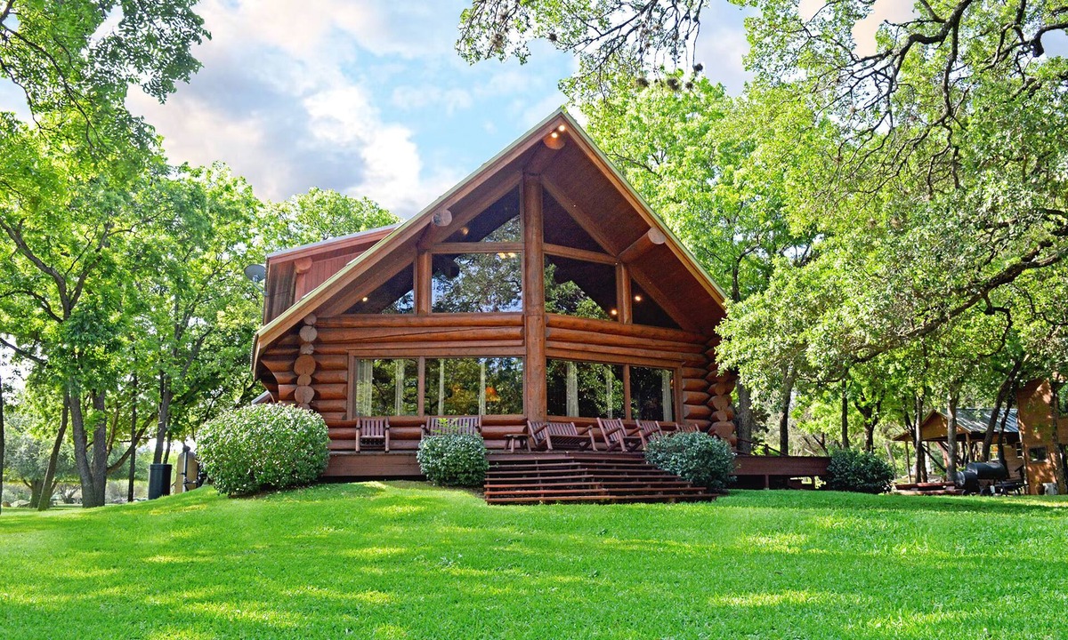 Marble Falls Cabin | Lakefront Cabin w/Loft Sleeps 12 Amenities