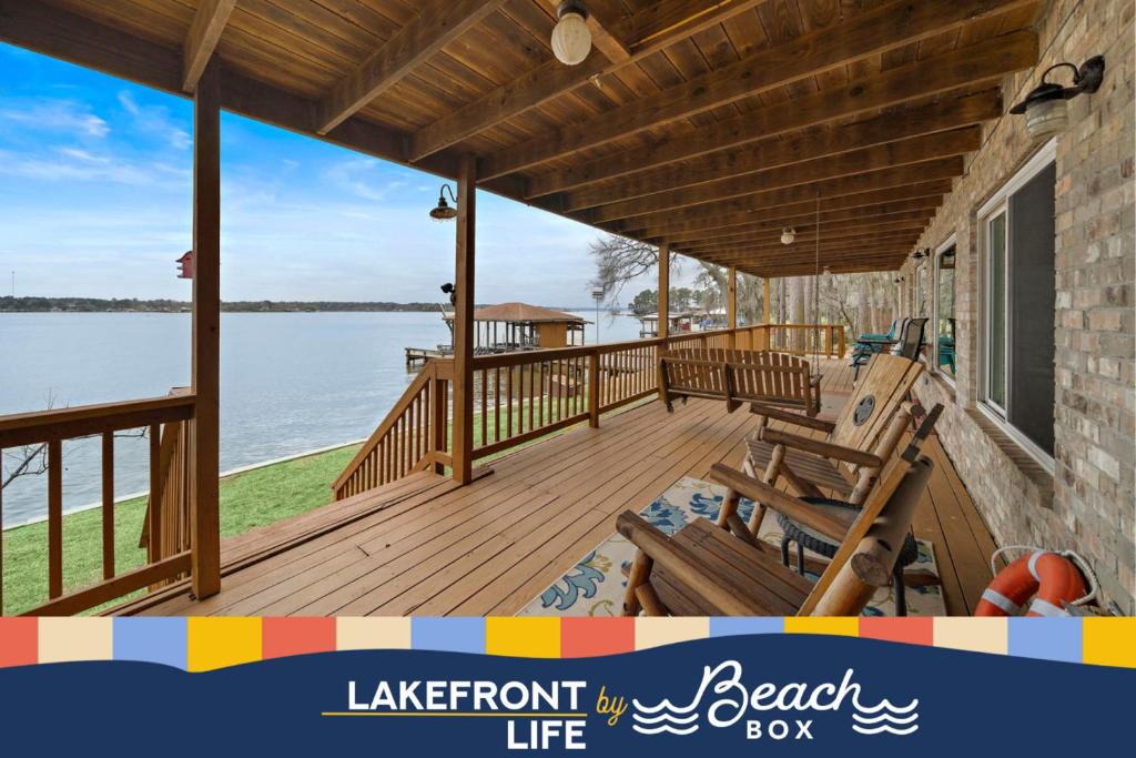 Onalaska House | Lakefront retreat with private dock and water toys