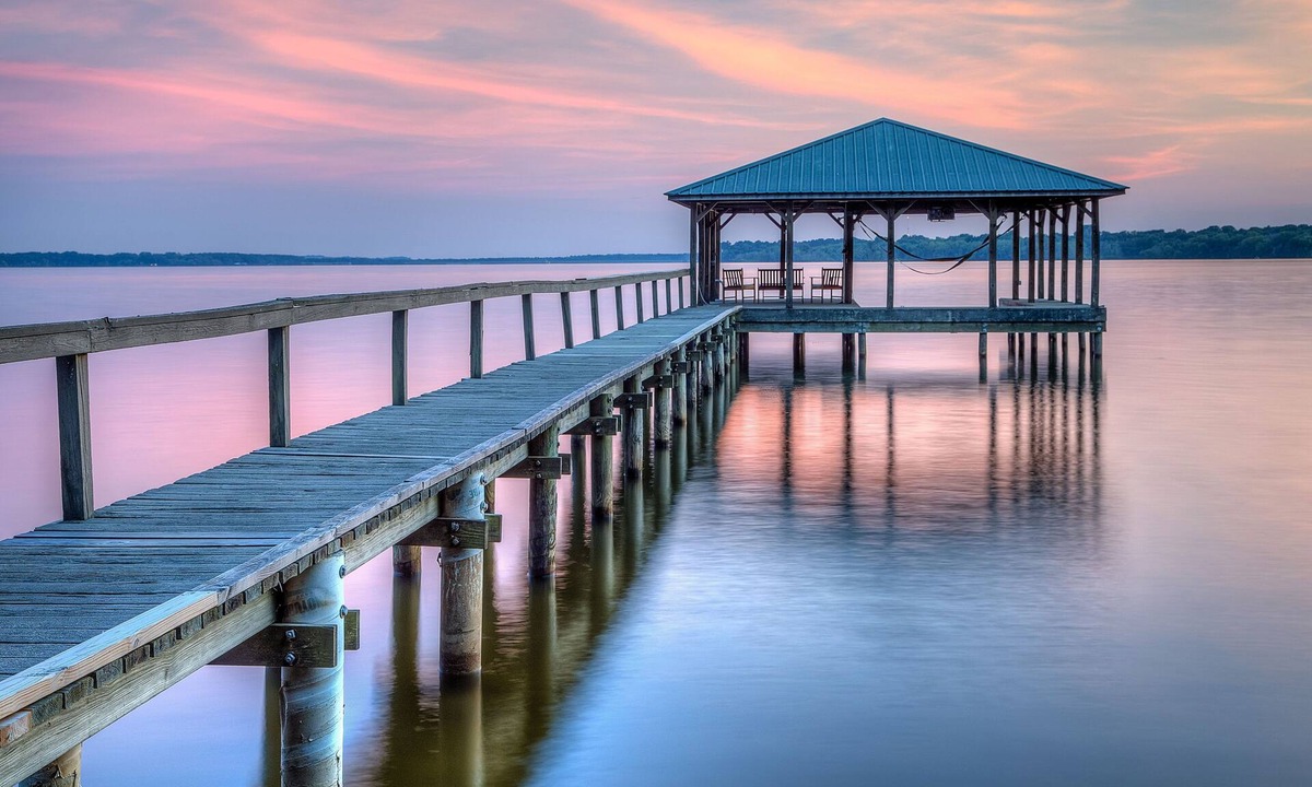 Bullard House | Lakefront updated home on Lake Palestine near Tyler TX