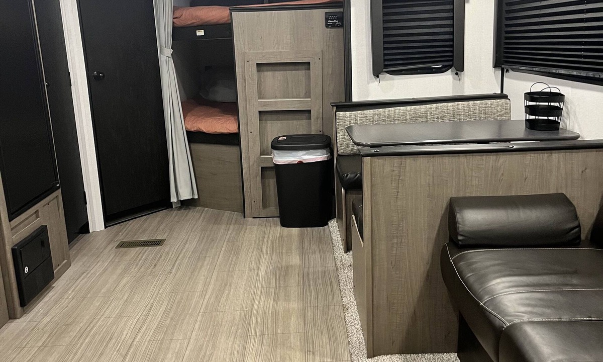 Kerens House | Lakeside Glamping escape at Kerens by Corsicana