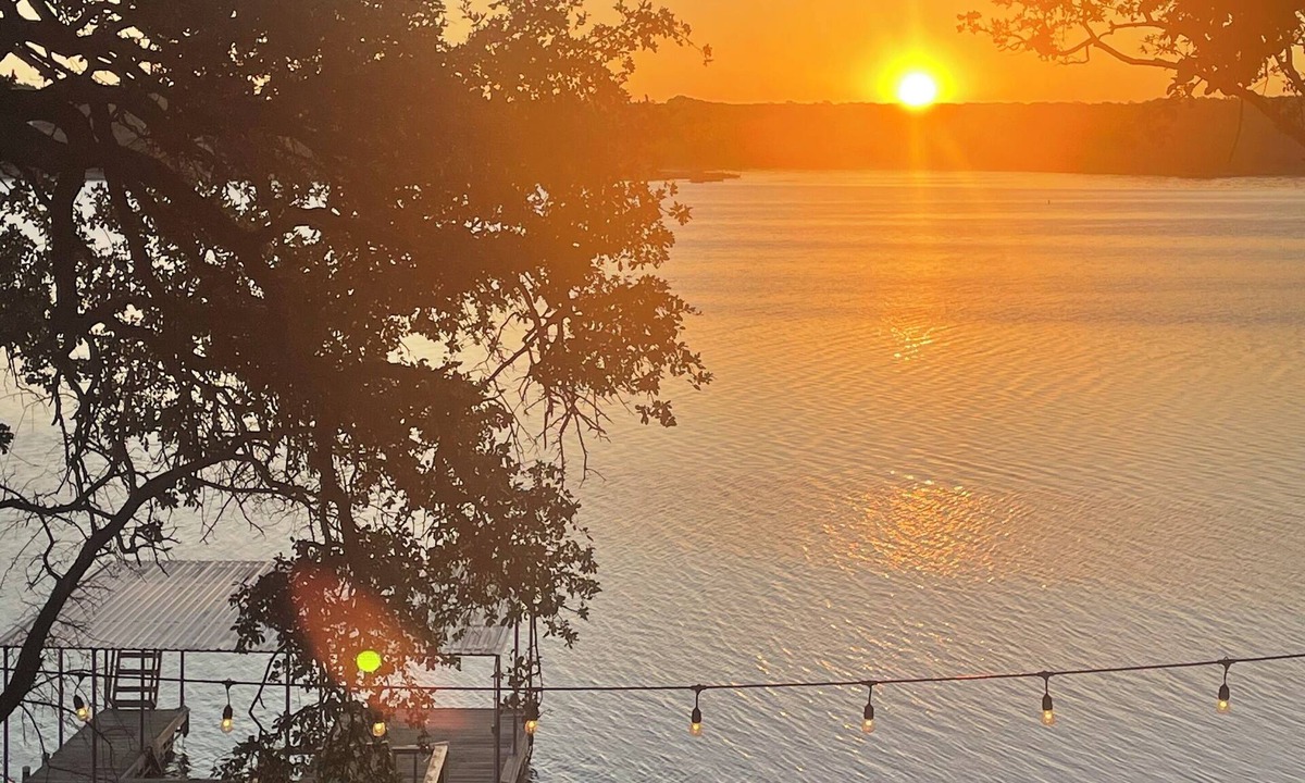 Brownwood Cabin | LakeSide Reel Paradise Brownwood big family dock for fishing/close to state park