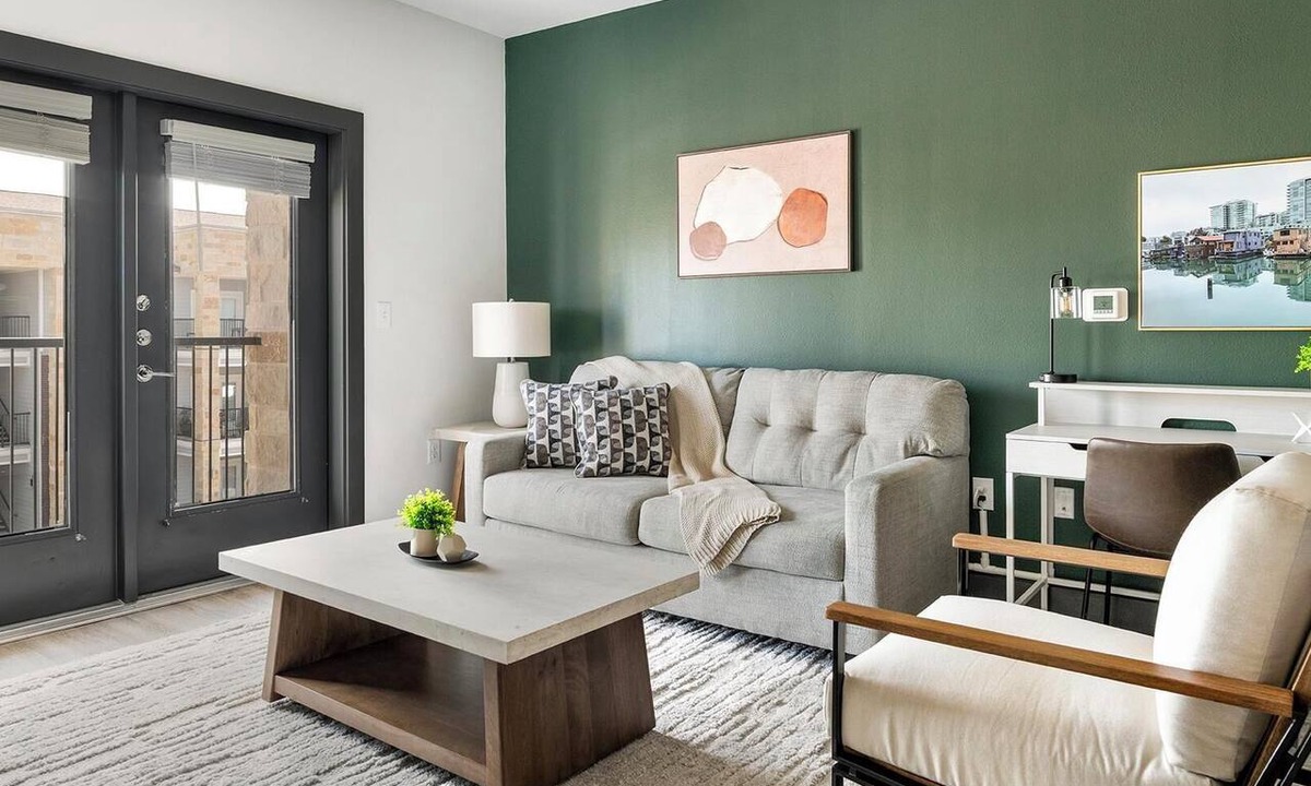 Terrell Apartment | Landing | Modern 2BD, Gym