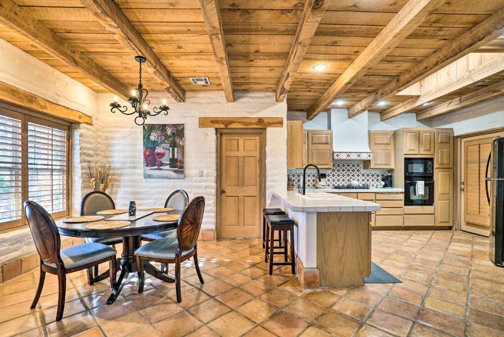 Mesilla Park House | Las Cruces Home 'La Casa Blanca' w/Courtyard