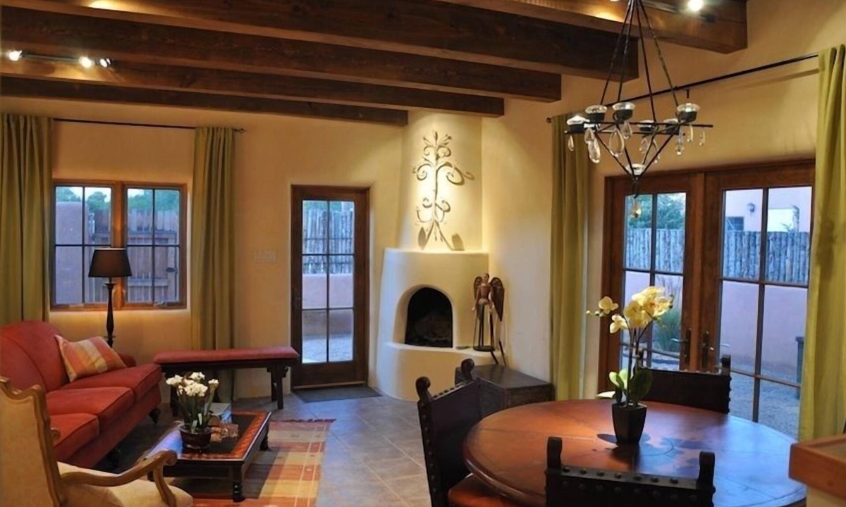 Santa Fe Condo | Location&Luxury: Famers Market, Plaza, Baca, Dining, & Galleries. MONTHLY