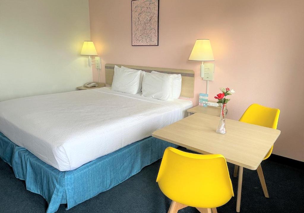 Tyrone Hotel | LuLu Silver City