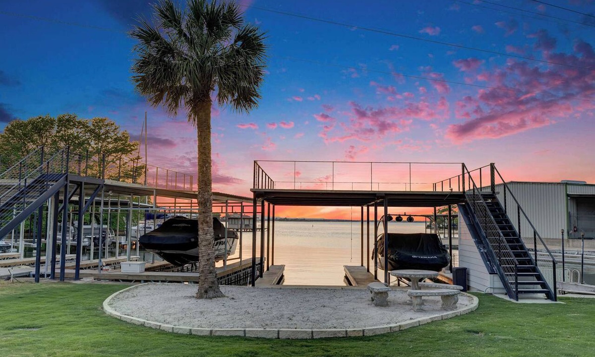 Horseshoe Bay House | Lux Lakefront Villa Pool w/fence, Hot Tub & Dock