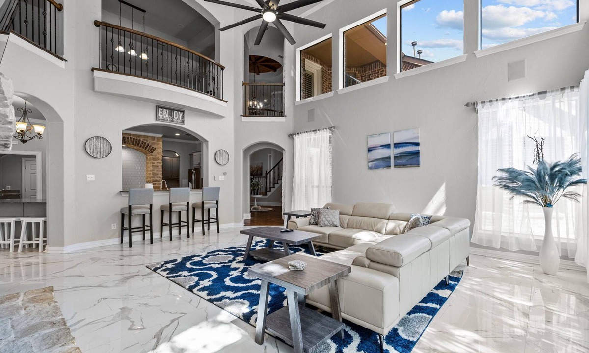 Murphy House | Luxurious 5 BR w/Swimming Pool, Hot Tub & Theater Room in Murphy