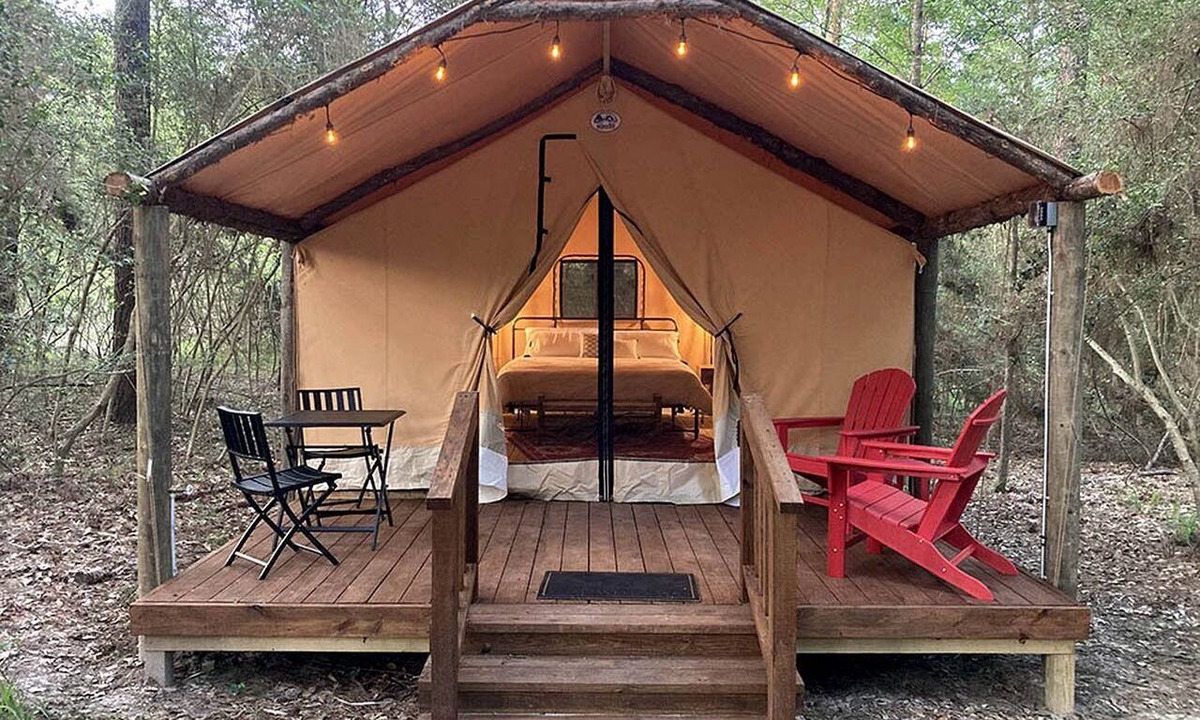 Livingston RV Rental | Luxuriously Romantic Safari Tent in Livingston, Texas