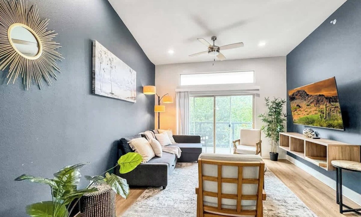 Deep Ellum Apartment | Luxury 3BD | Deep Ellum | Parking | Pool+Gym