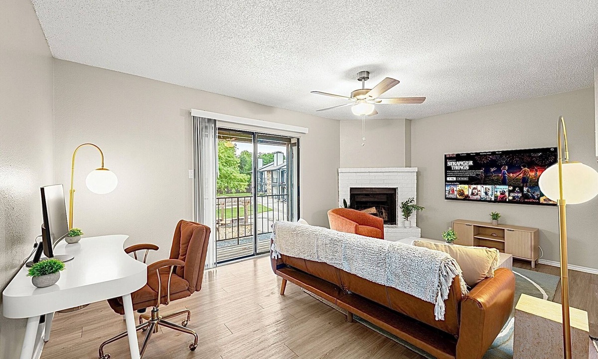 Round Rock Apartment | Luxury Budget North Austin Apartment - King Bed - Pool - Ultra Fast Wifi - Pets