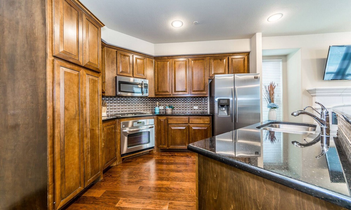 Legacy Park House | Luxury City Townhouse at Shops @ Legacy