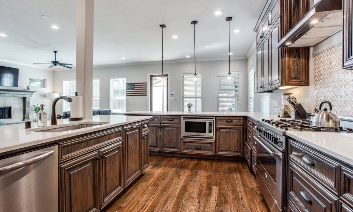 Vickery Place House | Luxury Estate At Lower Greenville
