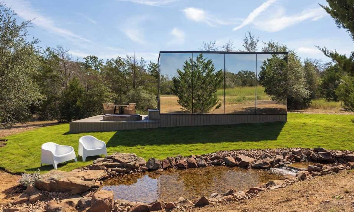 Round Top House | Luxury Glass Casita | Hot Tub + Firepit | Near RT