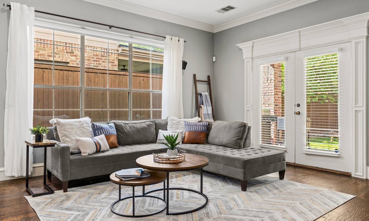 Vickery Place House | Luxury Home Near SMU | Game Room | Fire Pit | Gym | Dallas