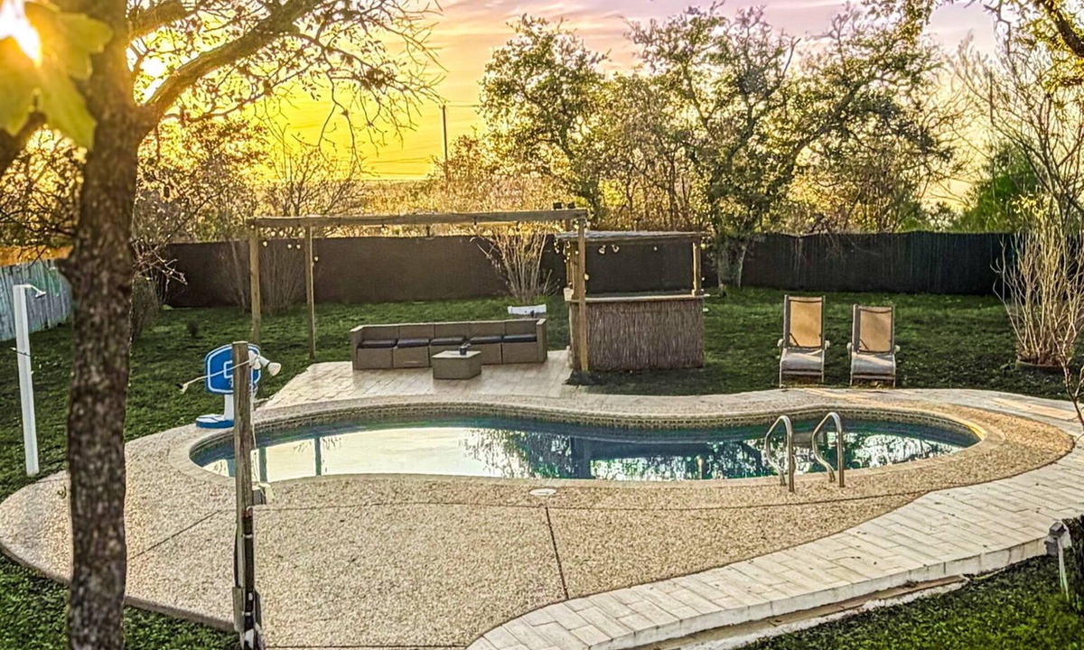 Oak Creek House | luxury house 1 min away from seaWorld 10 min from Lockland base!