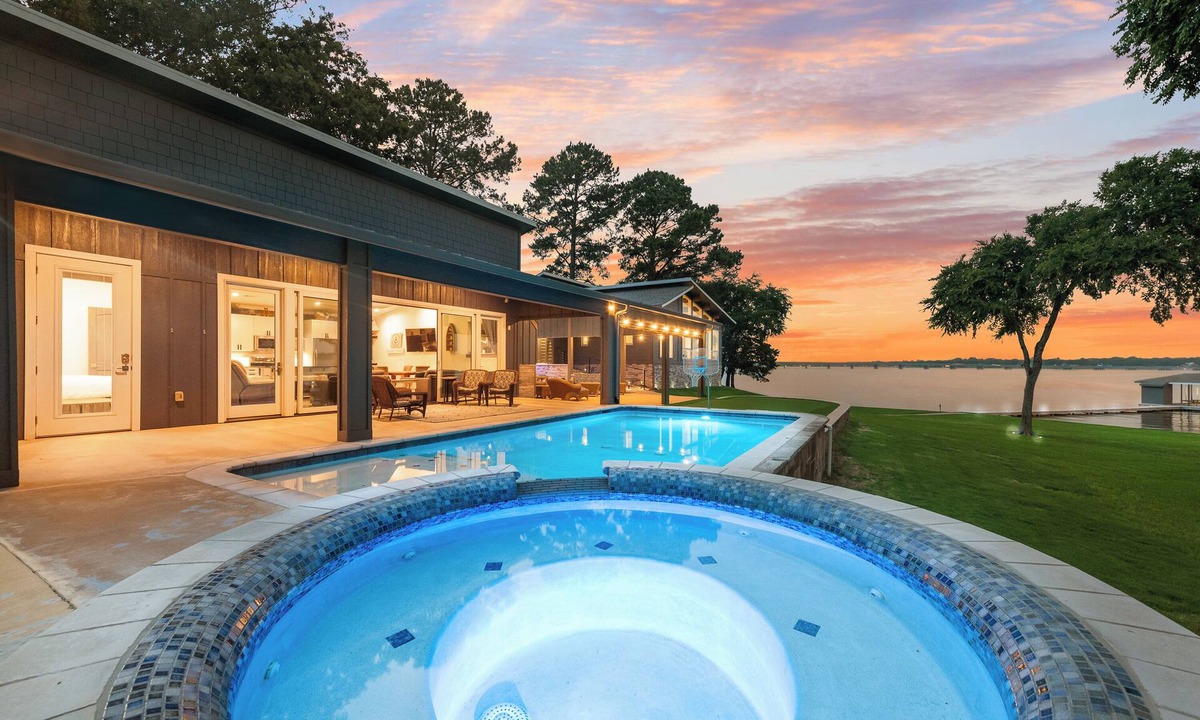 Carolyn Estates House | LUXURY LAKE ESTATE…Pool, Hot Tub, Boat, Golf, Poker Room, TVs