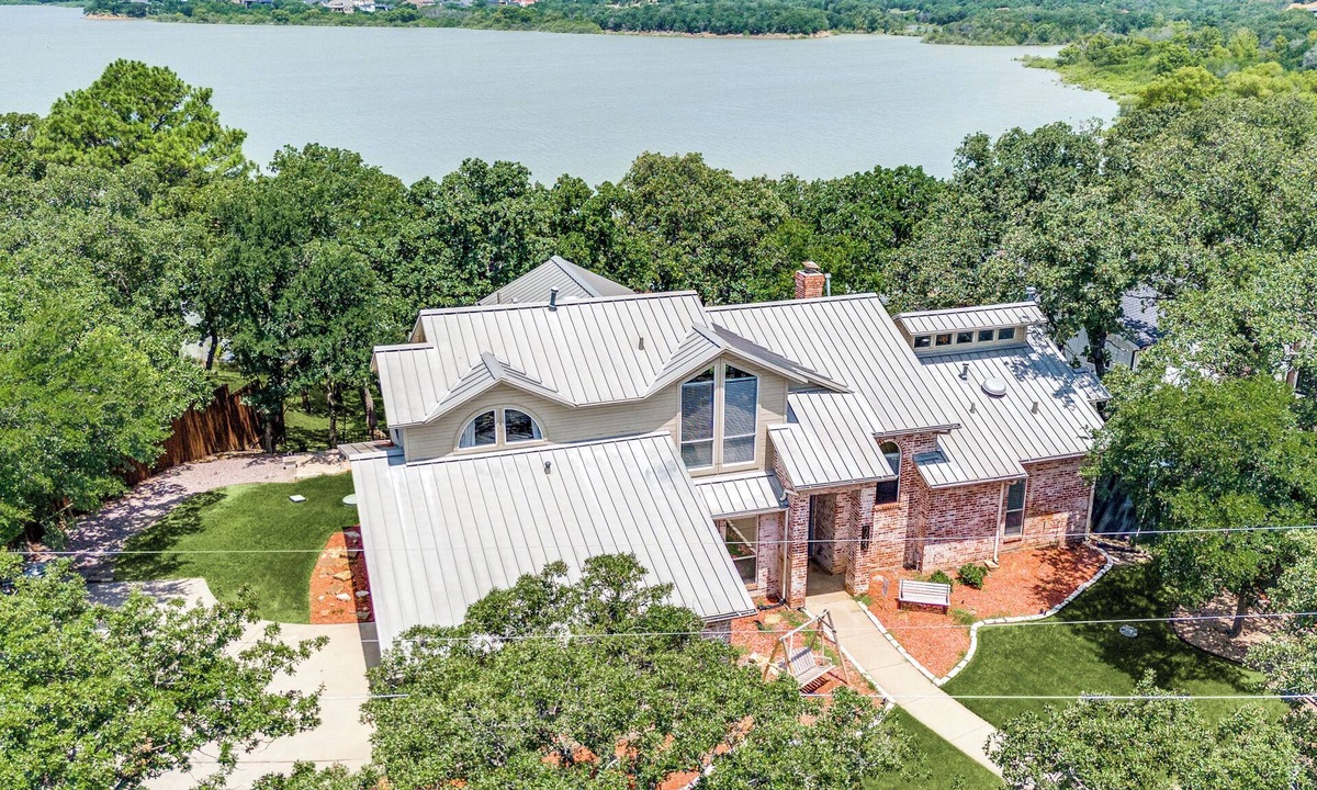 Hickory Creek House | Luxury Lakefront close to The Olana, Universal Studio and FIFA