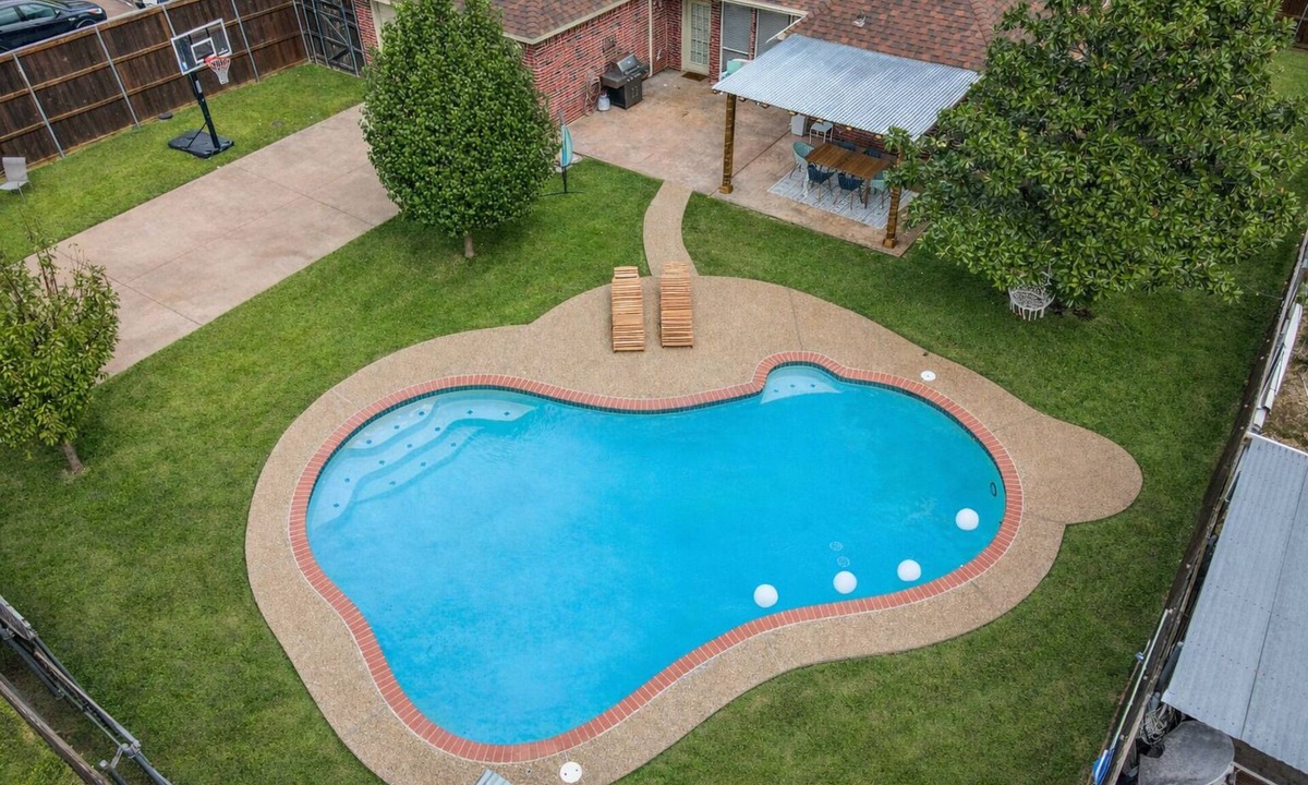 Sachse Villa | Luxury Retreat 6BR/3.5BA | Pool, Hot Tub & Game Room