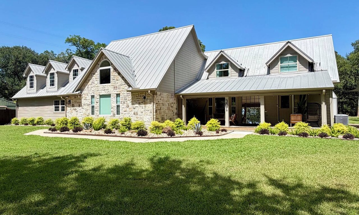 Brookshire House | Luxury Villa Near Houston Sleeps 16 Exclusive Entertainment Room