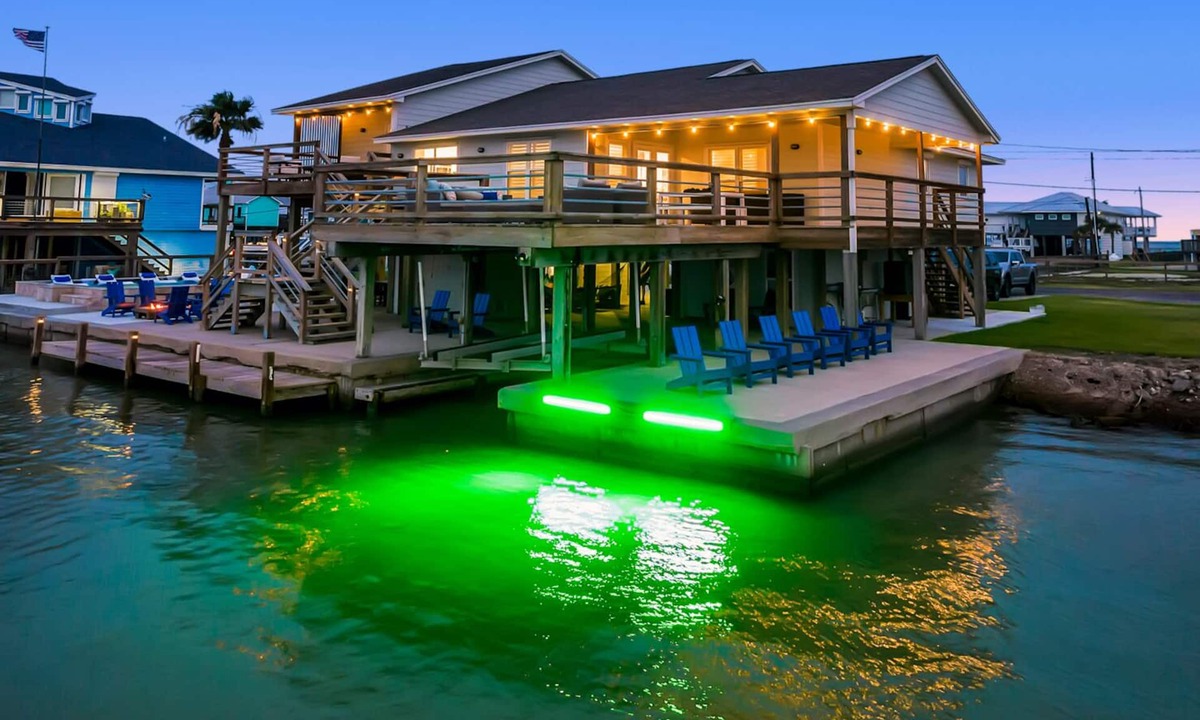 Rockport House | Luxury Waterfront Retreat: Pool, Fishing & 5BR, Sleeps 12