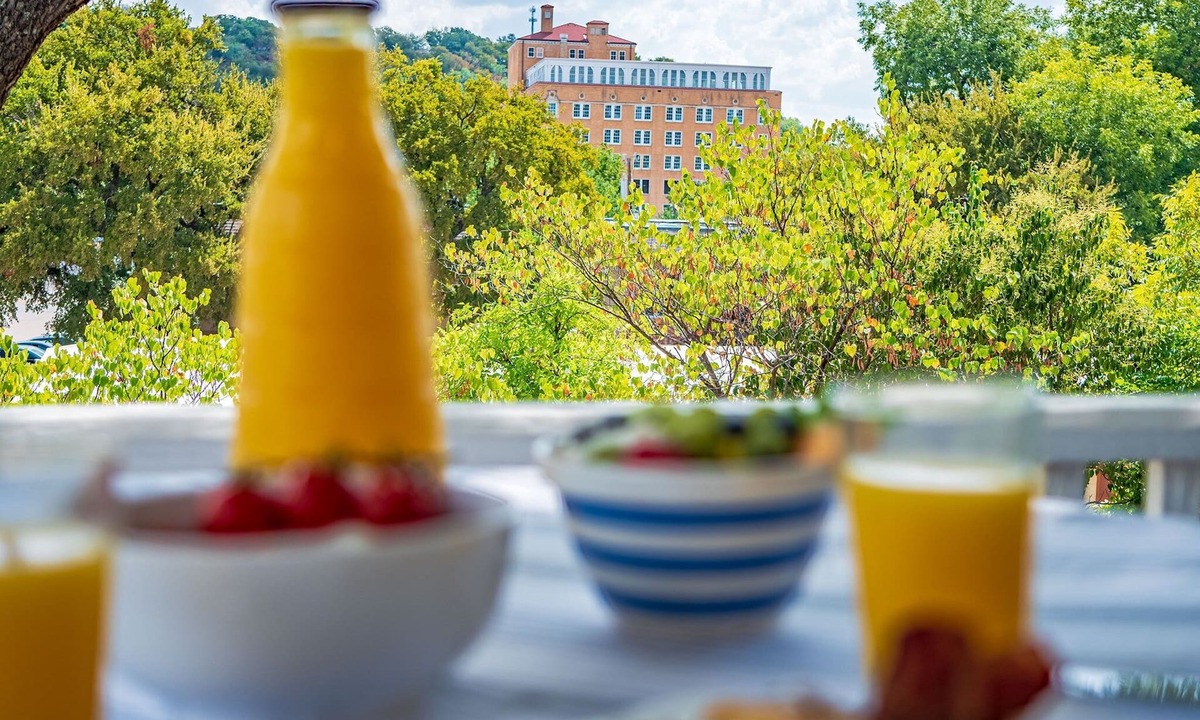 Mineral Wells Bed & Breakfast | Magpie Inn