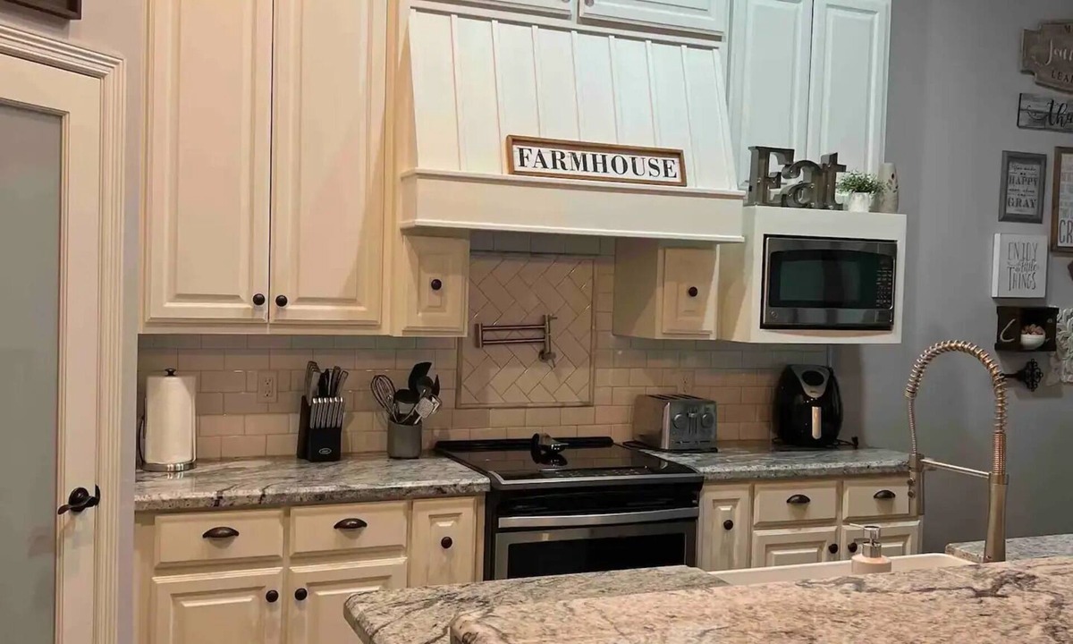 Edinburg House | Main House Listing 3BD/2BA