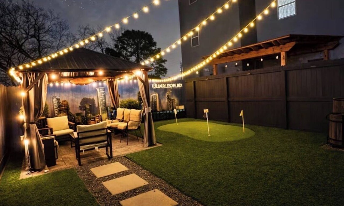 OST - South Union House | MINI GOLF, BBQ Grill, Mins to Downtown HTX Luxe Escape at Med Center & NRG