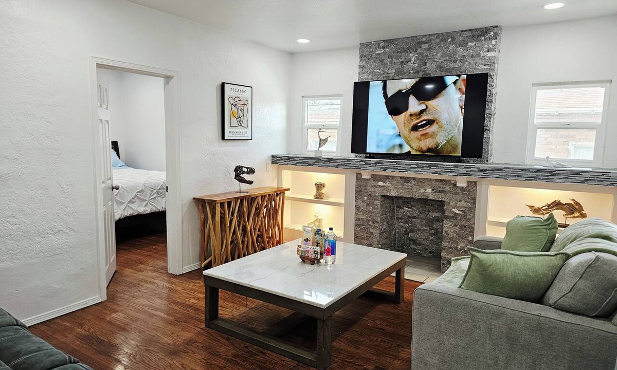El Paso House | Minutes from downtown, airport, fort bliss, restaurants , entertainment, Central