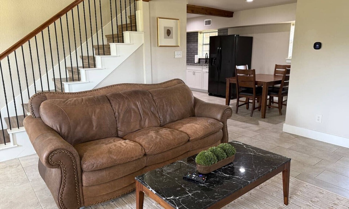 Argyle Apartment | Minutes off I-35W - close to all the area attractions!