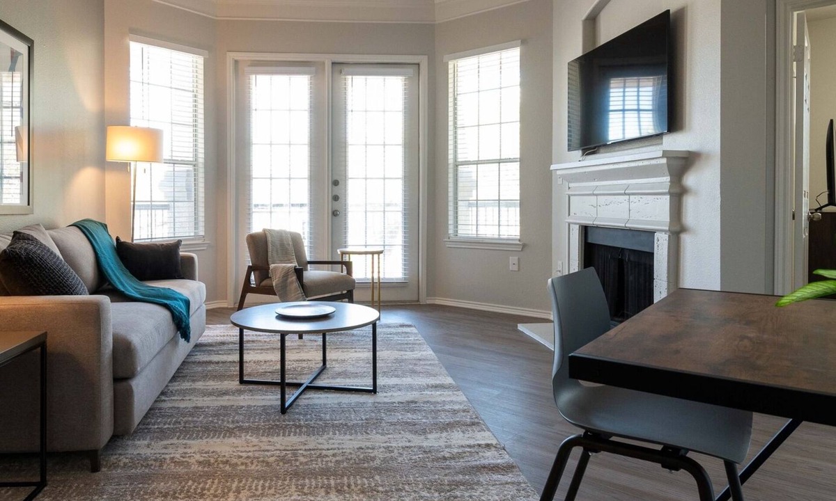 Falconhead Apartment | Modern Apartment in Prime Location (ID3426X15)