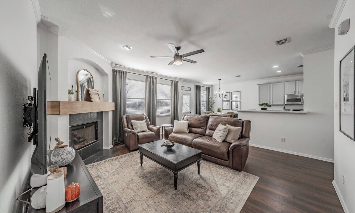 Little Elm House | Modern, Comfy, Next to Frisco and Lake Lewisville in peaceful Little Elm