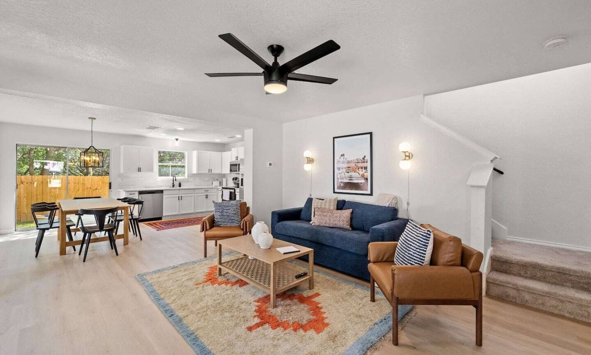 Maverick Creek House | Modern Home near UTSA and Six Flags