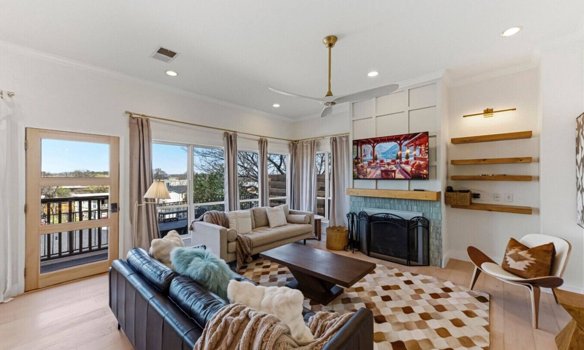 Barton Hills House | Modern Zilker Retreat | Downtown Views + Walk to ACL & Barton Springs