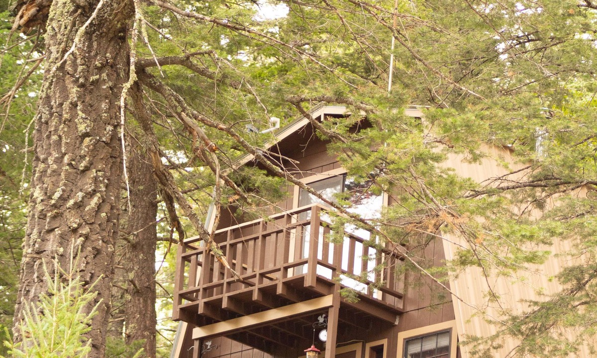 Cloudcroft Cabin | Modified A Frame Cabin.King bed. Only mins. from Ski Cloudcroft and the village.