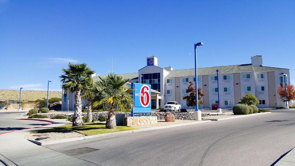 Las Cruces Hotel | Motel 6-Las Cruces, NM - Telshor