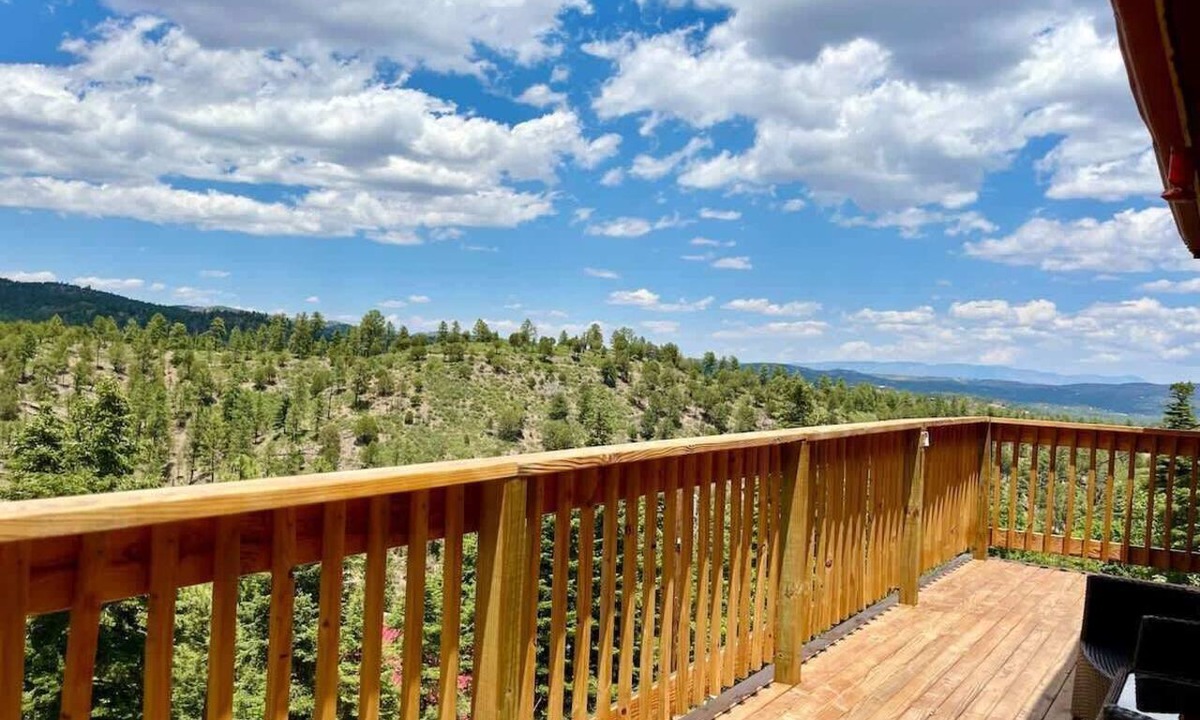 Ruidoso Cabin | Mountain Top | 3BR Cabin w/Hot Tub + A View!