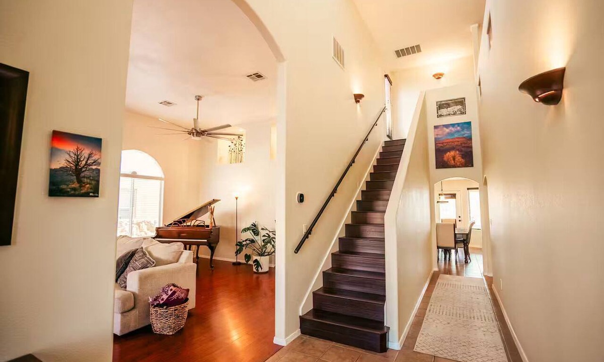 Las Cruces House | Mountain-view retreat near White Sands w/coffee lover’s bar. Fast WiFi!