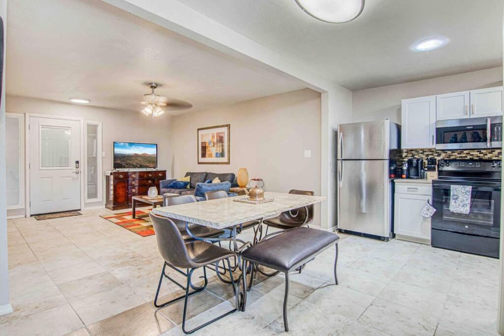 El Paso House | My Cozy Duplex A in the Heart of West Side