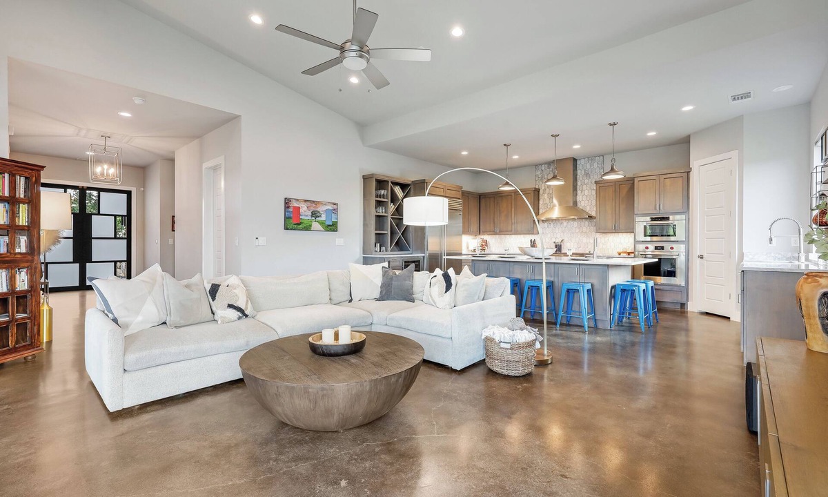 Lago Vista House | NEW! Hilltop Luxury and Outdoor Living w/VIEWS!