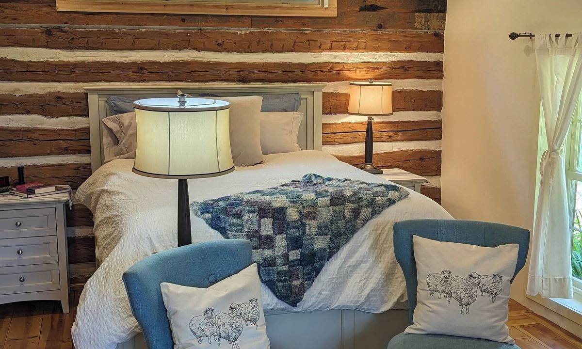 Hermosa Cabin | New Listing, Premier Host, Historic Cabin newly remodeled, private, quiet, CLEAN